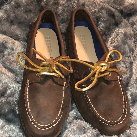 Women Sperry shoes - Picture 3 of 3